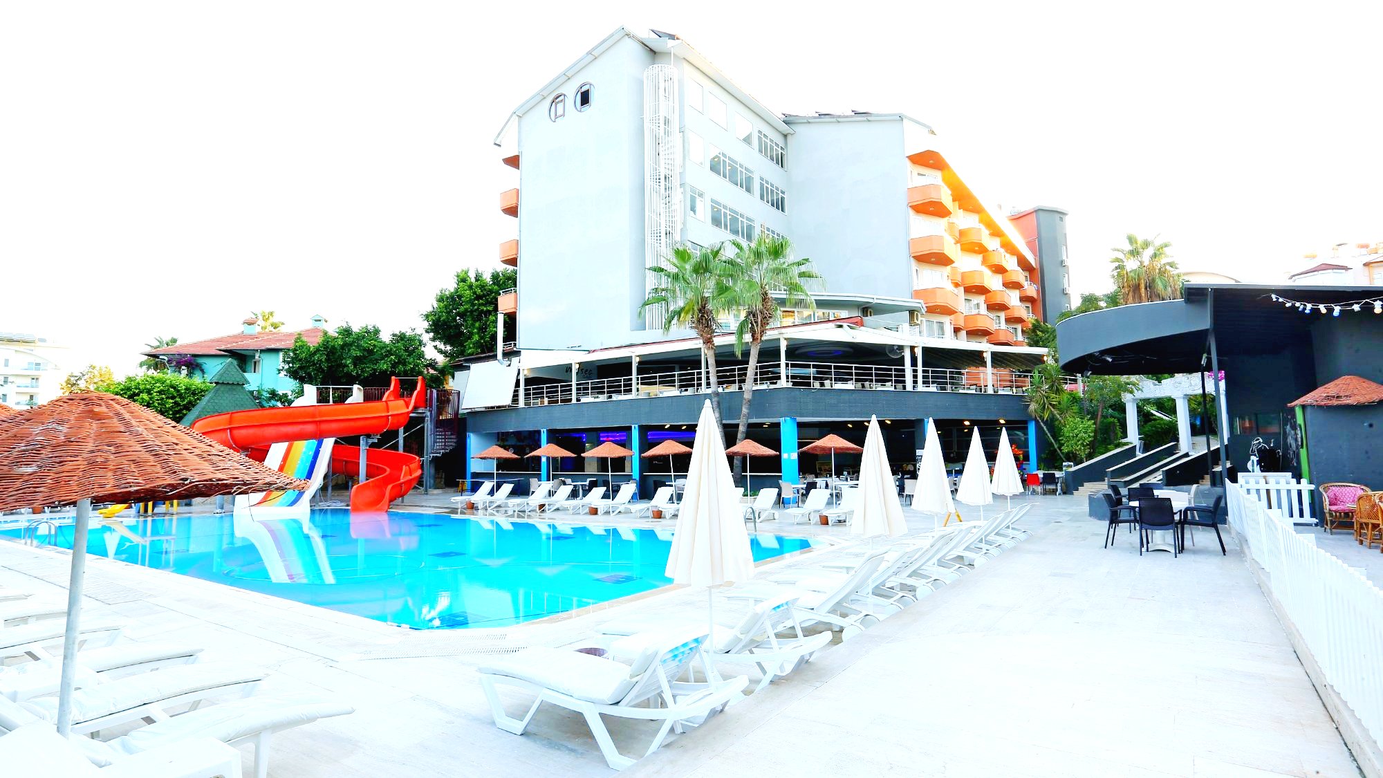 Raina Beach Hotel 4 : reviews of tourists, photos, description Raina Beach Hotel 4 : reviews of tourists, photos, description